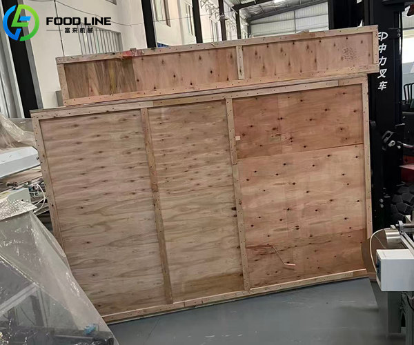 horizontal flow wrapper to be transported